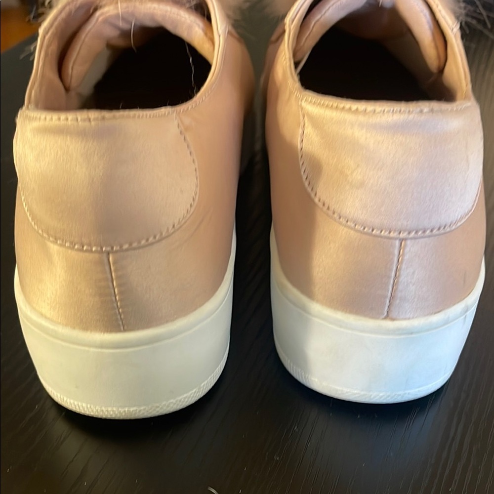 Steve‎ Madden Women's Pompom Bryanne Platform Slip-On Sneakers Size 9 - Picture 13 of 15